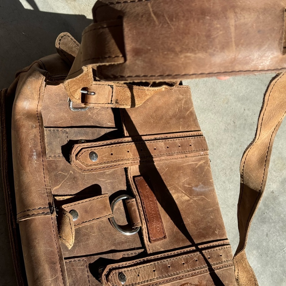 Leather briefcase - Picture 5 of 11